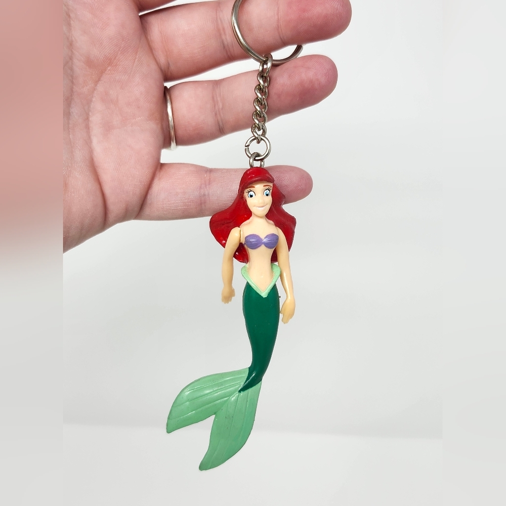 Vintage 90s Ariel Keychain